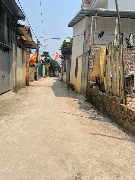 Cần bán mảnh đất hiếm 65m Thôn Ngọc Động , Đa Tốn xe tải chạy thông thoải mái giá 57tr/m