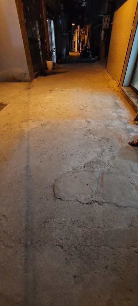 Bán gấp nhà dân xây ở Gia Thuỵ, Nguyễn Văn Cừ dt 36m2, 5 tầng giá 4.9tỷ ô tô đỗ cửa