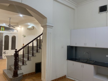 Bán Gấp nhà chợ Ngọc Thụy (Long Biên), ô tô lùi, 40m, nhà xây 3 tầng, giá 3,4 tỷ lh 0822172898