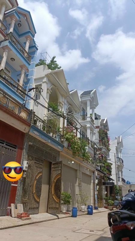 Bán nhà hẻm xe tải Nguyễn Ảnh Thủ, 4 tầng, diện tích 4x17m, nhà đẹp vào ở được ngay
