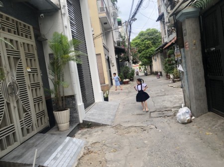Bán nhà Nơ Trang Long p7 Bình Thạnh, hẻm 5m, diện tích 45m2, 3PN, chỉ hơn 5 tỷ.
