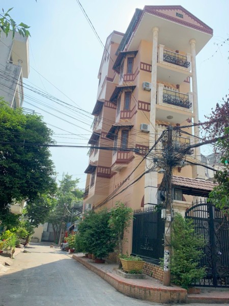 Bán nhà đẹp 4 lầu 2mt khu ven sông Hiệp Bình Chánh, Thủ Đức diện tích sử dụng 128m2