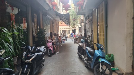 Bán Gấp nhà mặt ngõ Ngọc Lâm (Long Biên), ô tô, kinh doanh mặt tiền 4m, nhỉnh 3 tỉ