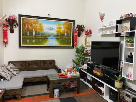 Cần bán nhà phố Hoàng Như Tiếp, Long Biên 30m2, 3 tầng, nhỉnh 3 tỷ.