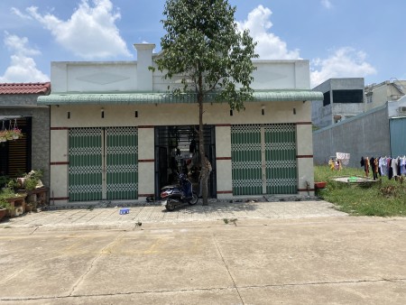 Cần bán đất 300m và căn trọ 16p ngay khu công nghiệp chợ và đường buôn bán