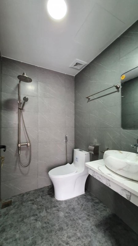 Nguyễn Sơn, khu Vip hàng không 31m2, giá bán 5.9 tỷ nhà mới đẹp đúc 5 tầng thoáng