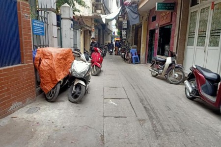 Bán nhà gần phố ô tô đỗ đầu ngõ thiết kế nhiêu phòng, kiến trúc nhà đẹp, lh 0966754131