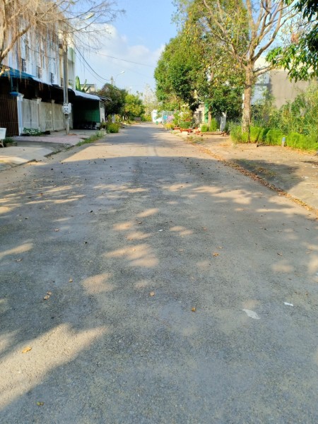 Bán đất nền khu dân cư hiện hữu cách thành phố Cần Thơ 15 phút đi xe, giá bán 950tr