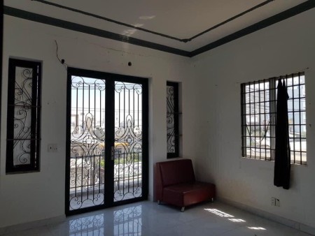 HBG Phường 5 Phú Nhuận 4 tầng 3 pn giá chỉ 3,2 Tỷ xe ra vào thoải mái, khu dân trí