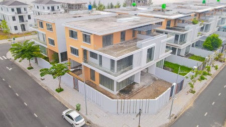Bán gấp biệt thự view biển, hướng sân tập golf tại đảo Phú Gia, sổ hồng sở hữu lâu dài