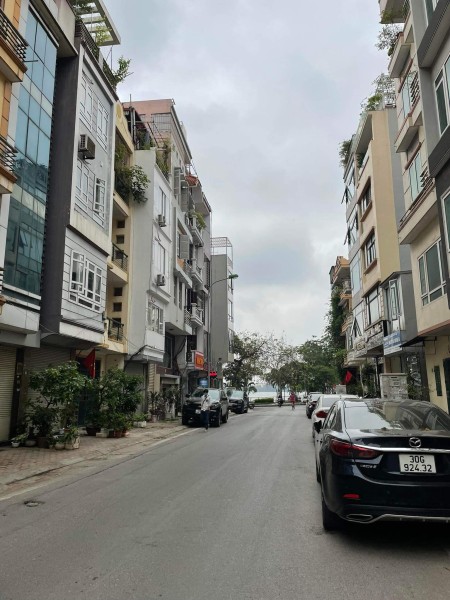 VIEW hồ cực đẹp giá hợp Ví. Dọn đồ ở ngay pháp lý chính chủ, đúc 6 tầng kiên cố, dt 55m2