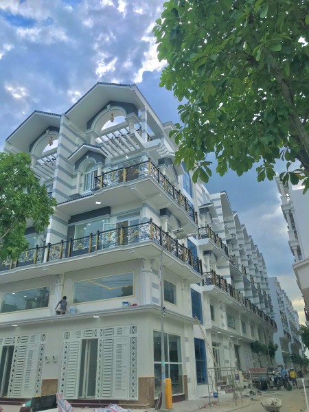 Nhà phố cap cấp mặt tiền 30m, tiện ích trung tâm Quận Bình Tân, giá cực yêu pháp lý chính chủ
