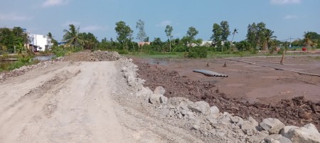 Dãy trọ Long An 9 phòng cần sang gấp nền đất cao, không ngập nước, khu dân cư đông