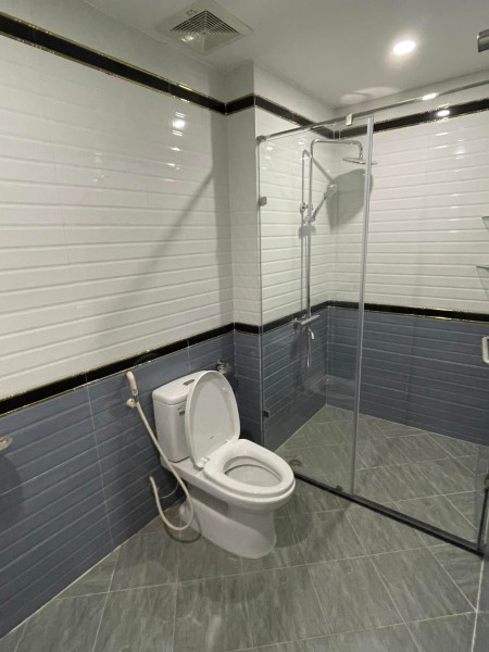 Bán nhà Cầu Giấy mới kính koong tiền tầm trung ngõ chung dùng riêng, sử dụng tầng 1 hơn 60m2