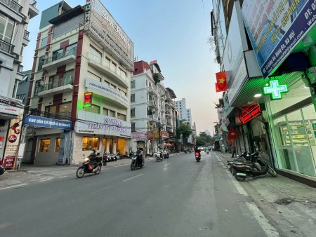 Bán nhà mặt phố Giảng võ, lô góc, diện tích sử dụng 52m2, giá bán chỉ 13.5 tỷ