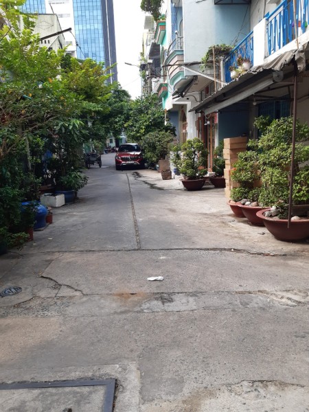 Bán nhà nguyên căn Quận 11 hẻm xe hơi diện tích 30m2, giá chỉ nhỉnh 6 tỷ, pháp lý chuẩn