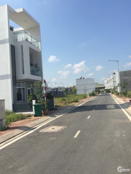 Chính chủ bán gấp đất MT Hoàng Hữu Nam, Q9 ngay Suối Tiên, Giá 1.9tỷ/100m2, Sổ hồng riêng