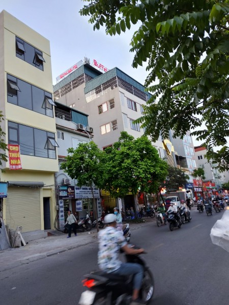 Cho thuê nhà nguyên căn 4 tầng mặt đường Kim Giang giá 25 triệu/tháng, lhcc