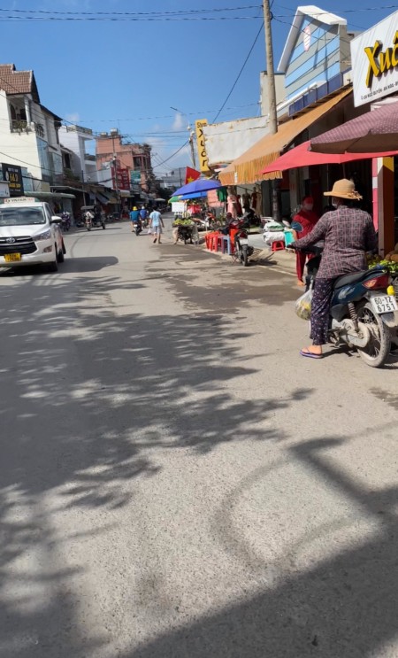 1 siêu phẩm mới ra lò đát full thổ cư sổ riêng ngay trung tâm 2 chợ thành phố Biên Hoà