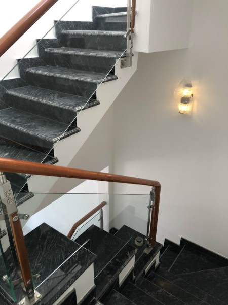Bán nhà 2 tầng đầy đủ nội thất đã có sổ hồng riêng liên hệ 0929040357, sổ bàn giao ngay