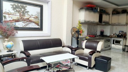 Mặt tiền rộng, đang cho thuê. Đối diện công viên Bàu Cát. 12,5 tỷ