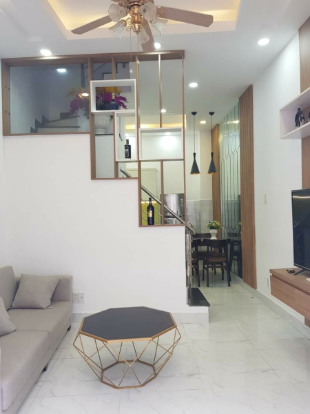 Bán gấp nhà chính chủ. Hà Huy Giáp, Quận 12, ngã tư ga giá bán 1,7 tỷ, sổ chính chủ