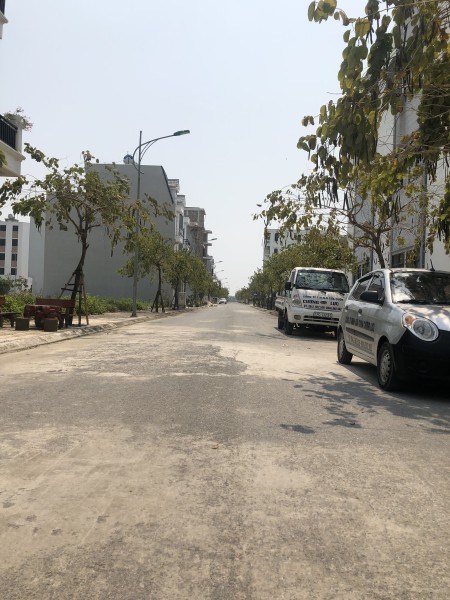 Chính chủ gửi bán lô đất Kỳ Đồng, liền kề 14 gần ngay TTTM, liên hệ 09757702740