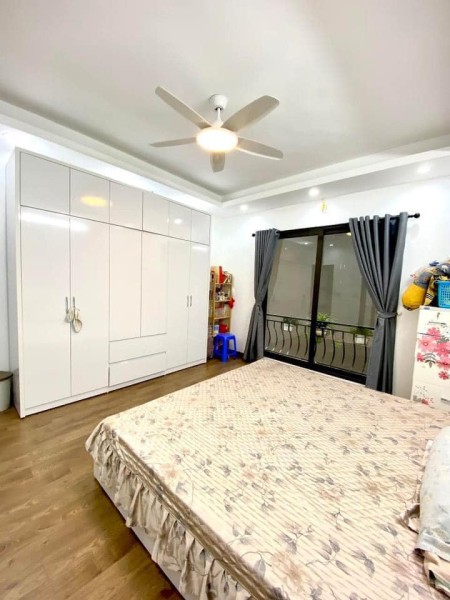 Nhà đẹp gần phố, giá rẻ phố Yên Hoà, Cầu Giấy, dtsd 45m2 4 tầng, mt 4m, SĐCC, chỉ 3 tỷ
