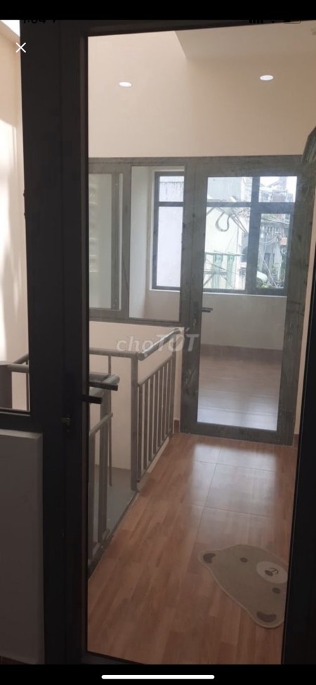 Cho thuê nhà nguyên căn cực đẹp hẻm xe hơi, đúc 2 tầng kiên cố, khu dân cư đông