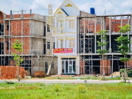Tôi cần bán gấp đất thổ cư dt 6x17, liên hệ 0909540566, sổ sẵn sang tên công chứng ngay