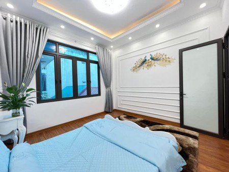 Bán nhà Thanh Xuân cực đẹp sát ngã Tư Sở, Royal khu an sinh thuận tiện, dt 26m2, giá 2.35 tỷ