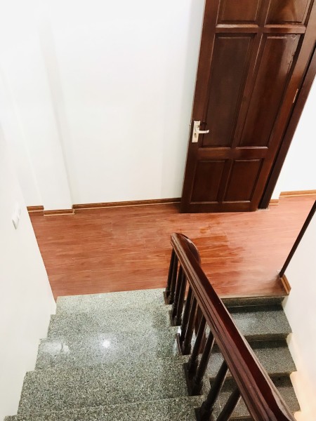 Nhỉnh 5 tỷ sở hữu ngay nhà Trần Quốc Vượng ngõ ba gác Cầu Giấy, diện tích sử dụng 43m2