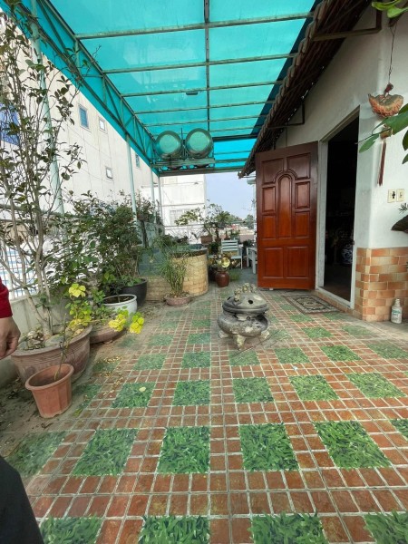 Bán nhà nguyên căn 4 tầng Nguyễn Côn Trúc dt 36m2, mặt tiền 4.7m, 15m ra tới phố