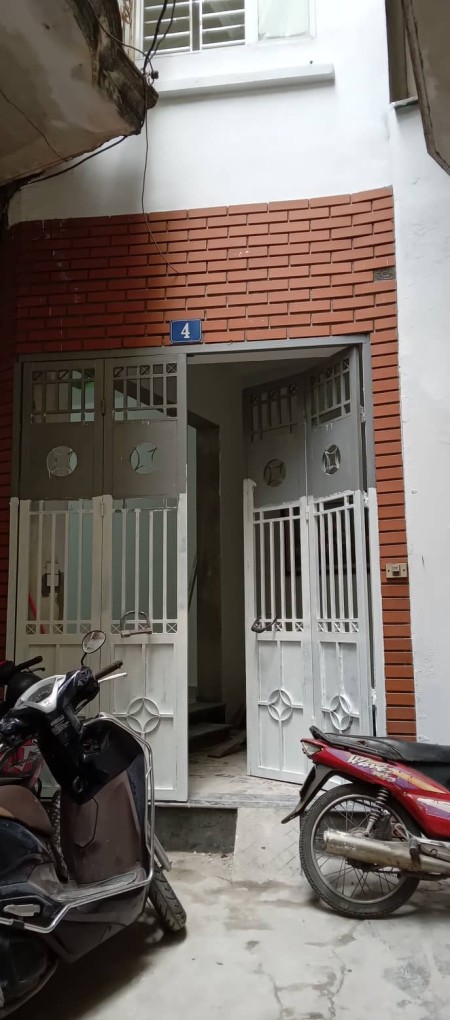 Bán nhà ngõ Thổ Quan, nhà đẹp mới xây diện tích rộng, trung tâm Đống Đa, chợ trạm y