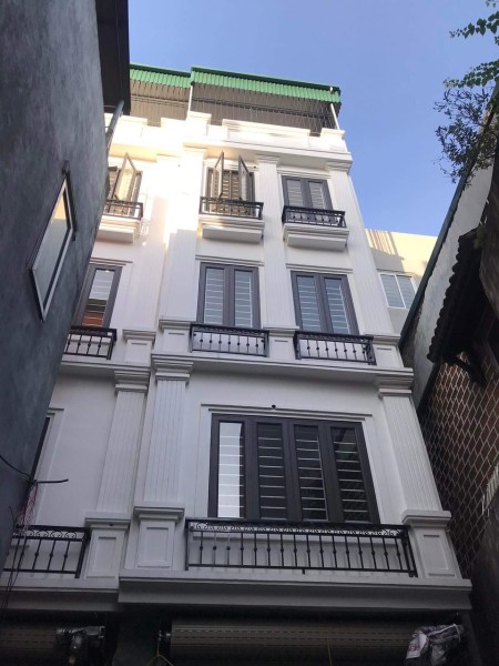 Bán nhà Lĩnh Nam chính chủ 5 tầng đầy đủ nội thất liên hệ 0339960988, giá tốt đầu tư