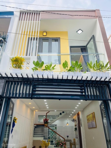 Nhà 1 lầu 80m2 (3pn2wc ) .700tr/shr thổ cư 100% ,Đúc thật ,dọn ở ngay ngay chợ nhị xuân 0395171772