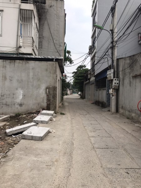 Bán đất Tân Phong, Thụy Phương diện tích 50m2 gần hồ Tân Phong lh 0977699899