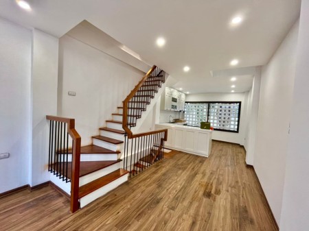 Bán nhà PL mới đẹp ở luôn 36m2 x 5 tầng ngõ 279 Đội Cấn giá 5,5 tỷ liên hệ 0912442669