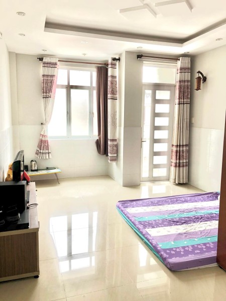 Cho thuê phòng có nội thất  giá rẻ gần chợ Tân Định, Quận 1 giờ giấc tự do, chủ hiền lành