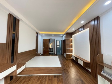 Bán nhà Văn Quán 4 chỗ vào nhà thoải mái siêu đẹp ở luôn, dtsd 45m2, 5 tầng, giá 5,x tỷ