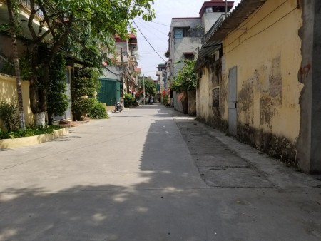 Bán gấp nhà oto vào, khu tập thể vkhnn Vĩnh Quỳnh, gần đường Ngọc Hồi 35 m MT 4 m giá 2,992.5 tỉ