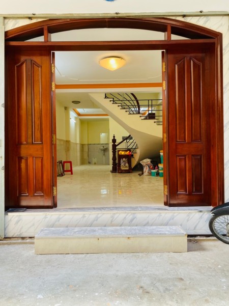 Nhà nguyên căn hẻm Huỳnh Tấn Phát cho thuê giá rẻ 12 triệu/tháng, không ngập nước