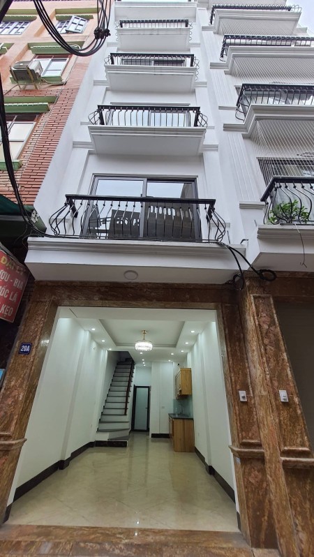 Bán nhà phố Dương Quảng Hàm, diện tích 30/35m2, 6 tầng, mặt tiền 3.3m, giá 6.3 tỷ Cầu Giấy