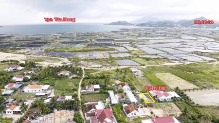 Bán nhanh lô góc 2 mặt tiền gần TĐC Ninh Thọ giá bán nhanh 800 triệu, lh 0367794011