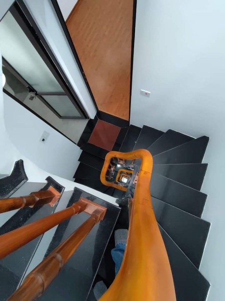 Bán nhà phố Trạm diện tích 56m2 5 tầng giá 3.25 tỷ sổ đẹp sẵn sàng giao dịch, lh 0984333690