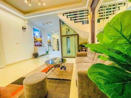 Nhà phố Xuân Thuỷ, Dịch Vọng Hậu, Cầu Giấy dt 35m2 6 tầng thang máy giá bán 5.3 Tỷ
