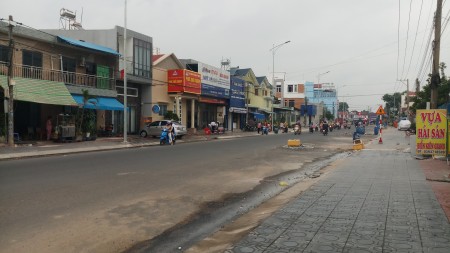 Cần sang lại mặt bằng quán bún, khu dân cư đông đúc, giá tốt liên hệ 0933852322