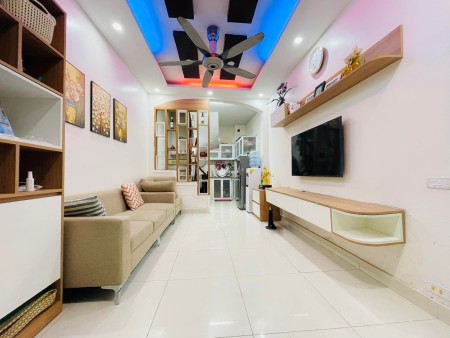 Chính chủ cần bán gấp 31m2 đầy đủ nội thất phố Kim Hoa giá bán 3.8 tỷ bàn giao ngay