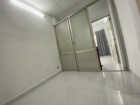 Bán nhà hẻm 108 Trần Văn Quang Tân Bình, 2 tầng, giá cho thuê 2.9 tỷ, liên hệ 0901683363