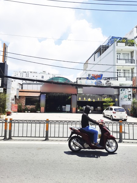 Cần bán nhà mặt tiền đường Nguyễn Thị Thập phường Bình Thuận, Quận 7
